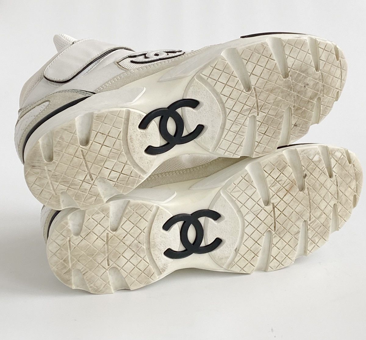 Chanel × Vintage CHANEL CC Sneakers Size US 7 / EU 40 - 11 Thumbnail