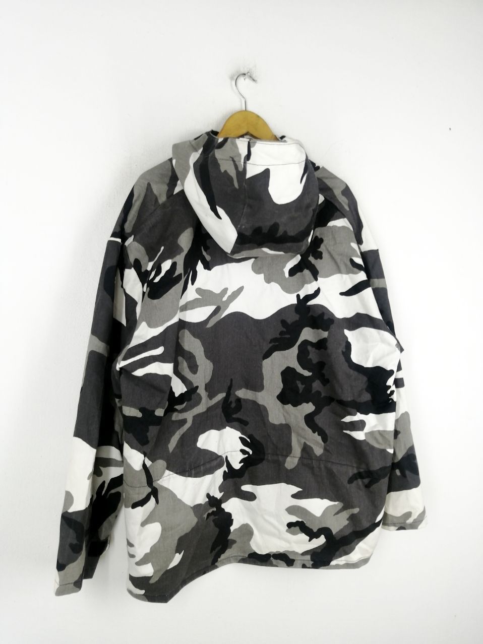 Other BILLIE EILISH STYLES ANORAK CAMO JACKET Size US L / EU 52-54 / 3 - 4 Thumbnail