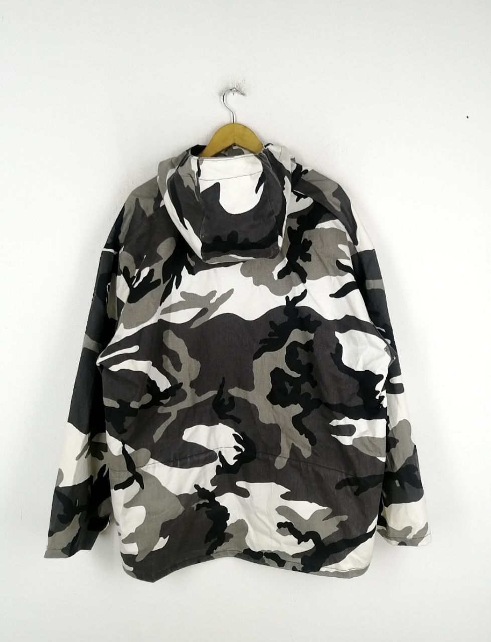 Other BILLIE EILISH STYLES ANORAK CAMO JACKET Size US L / EU 52-54 / 3 - 5 Thumbnail