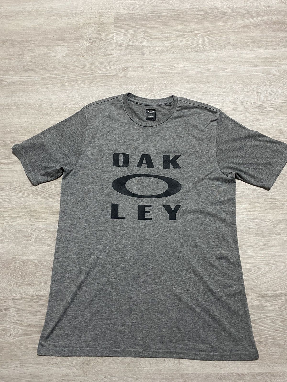 Oakley Vintage Oakley tee box logo size L Size US L / EU 52-54 / 3 - 2 Thumbnail