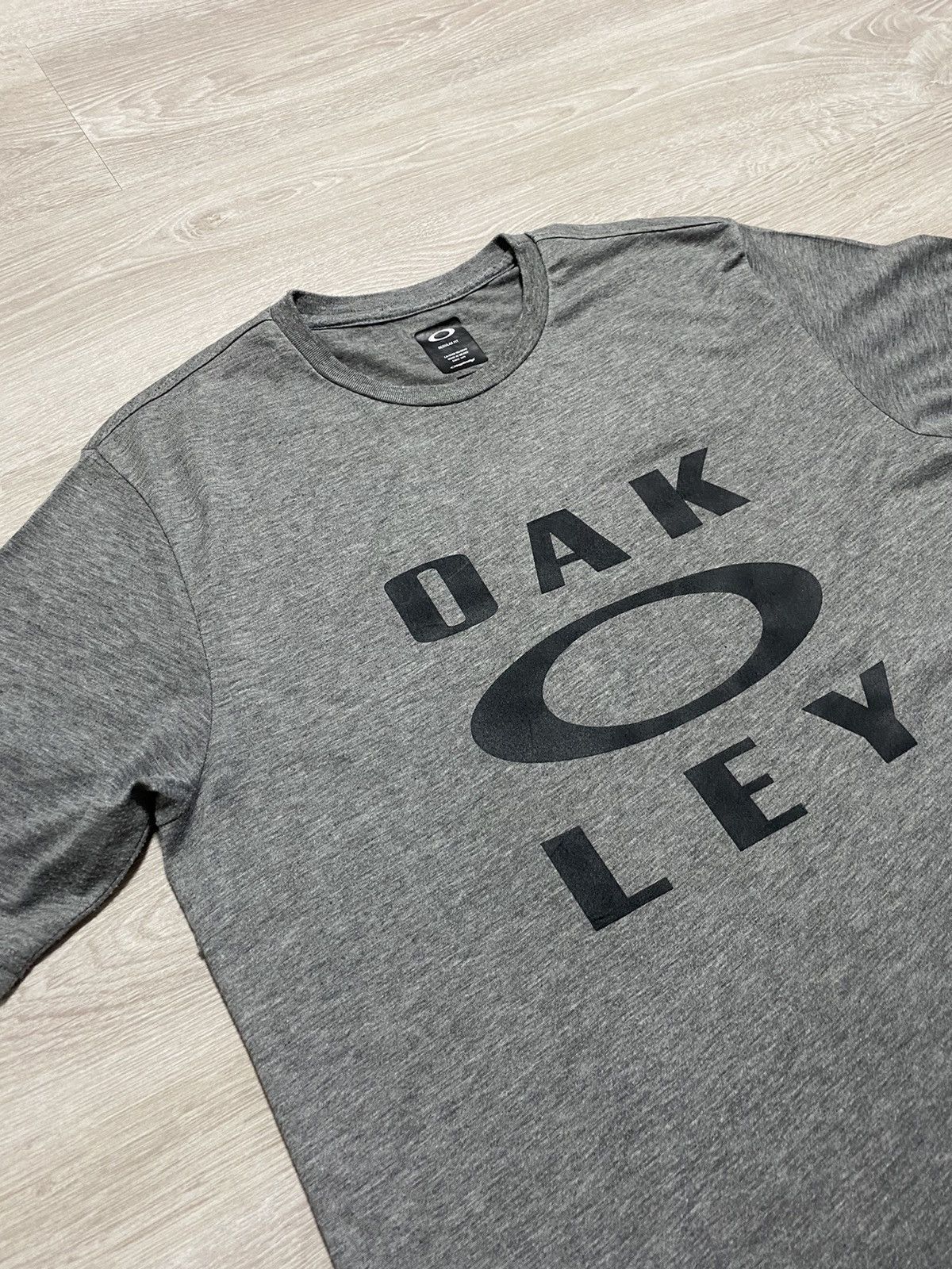 Oakley Vintage Oakley tee box logo size L Size US L / EU 52-54 / 3 - 1 Thumbnail