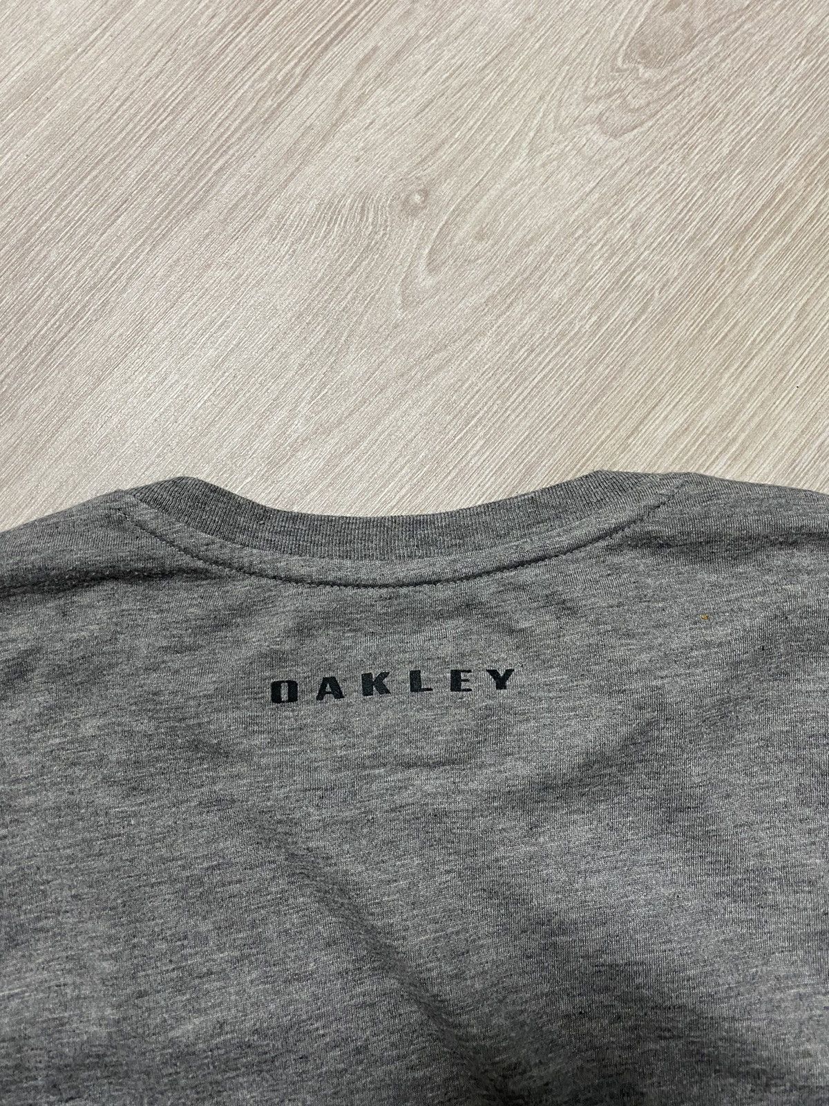 Oakley Vintage Oakley tee box logo size L Size US L / EU 52-54 / 3 - 9 Thumbnail