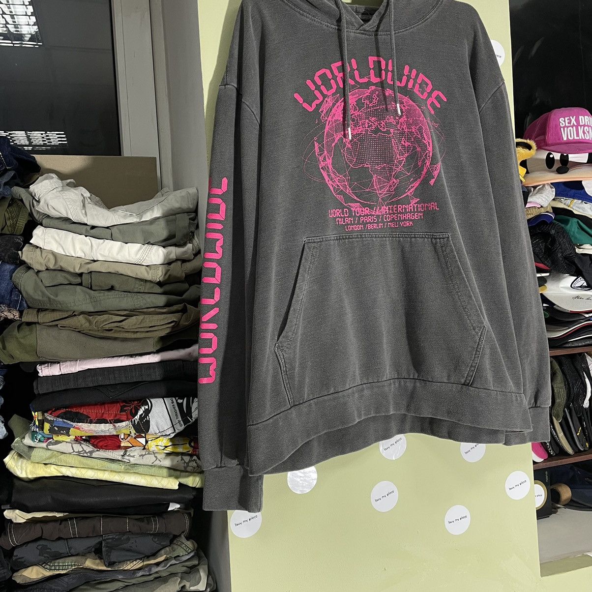 Vintage Vintage 90s Sun Faded Graphic Hoodie Worldwide Black Punk XL Size US XL / EU 56 / 4 - 2 Thumbnail