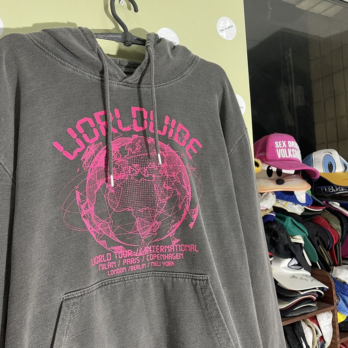 Vintage Vintage 90s Sun Faded Graphic Hoodie Worldwide Black Punk XL Size US XL / EU 56 / 4 - 5 Thumbnail