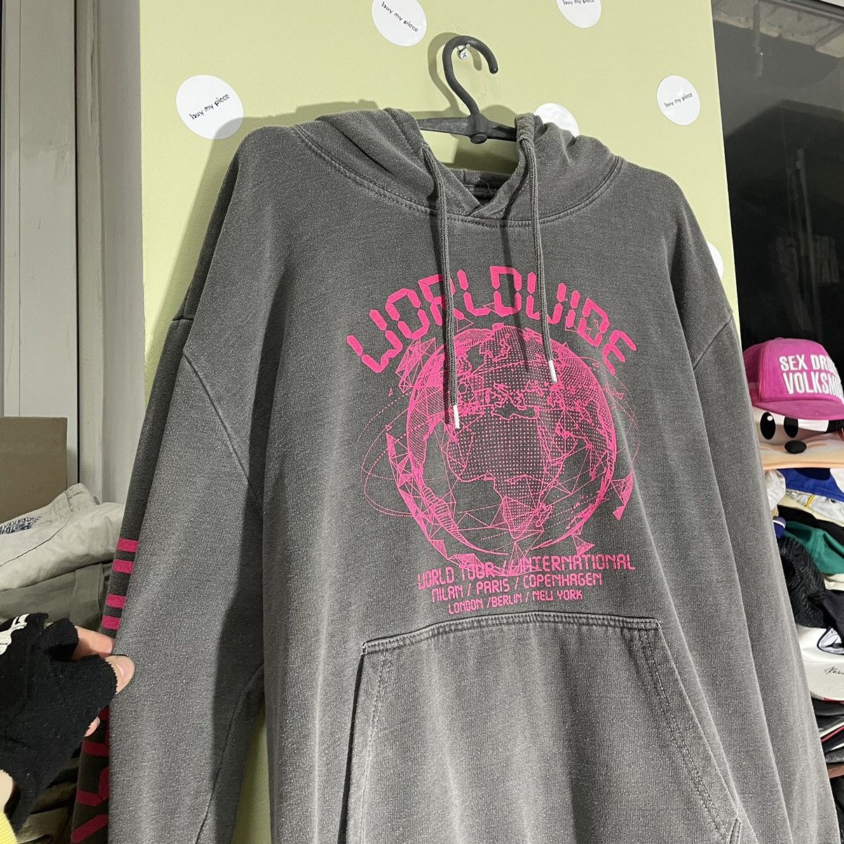 Vintage Vintage 90s Sun Faded Graphic Hoodie Worldwide Black Punk XL Size US XL / EU 56 / 4 - 6 Thumbnail