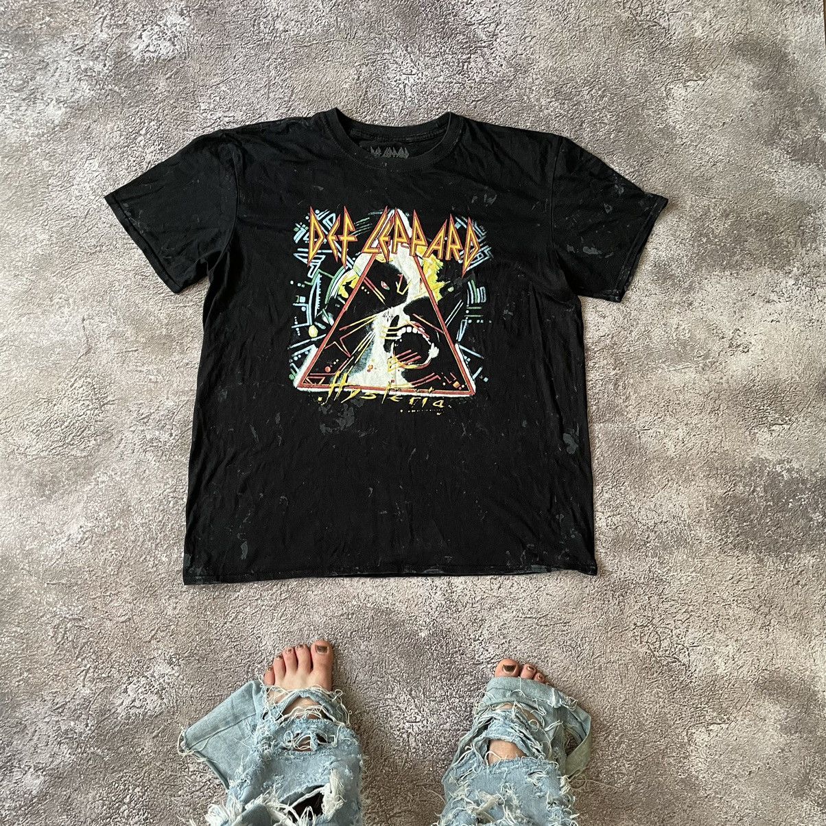 Vintage Vintage 90s Def Leppard Graphic Tee Sun Faded Grunge Boxy XL Size US XL / EU 56 / 4 - 1 Thumbnail