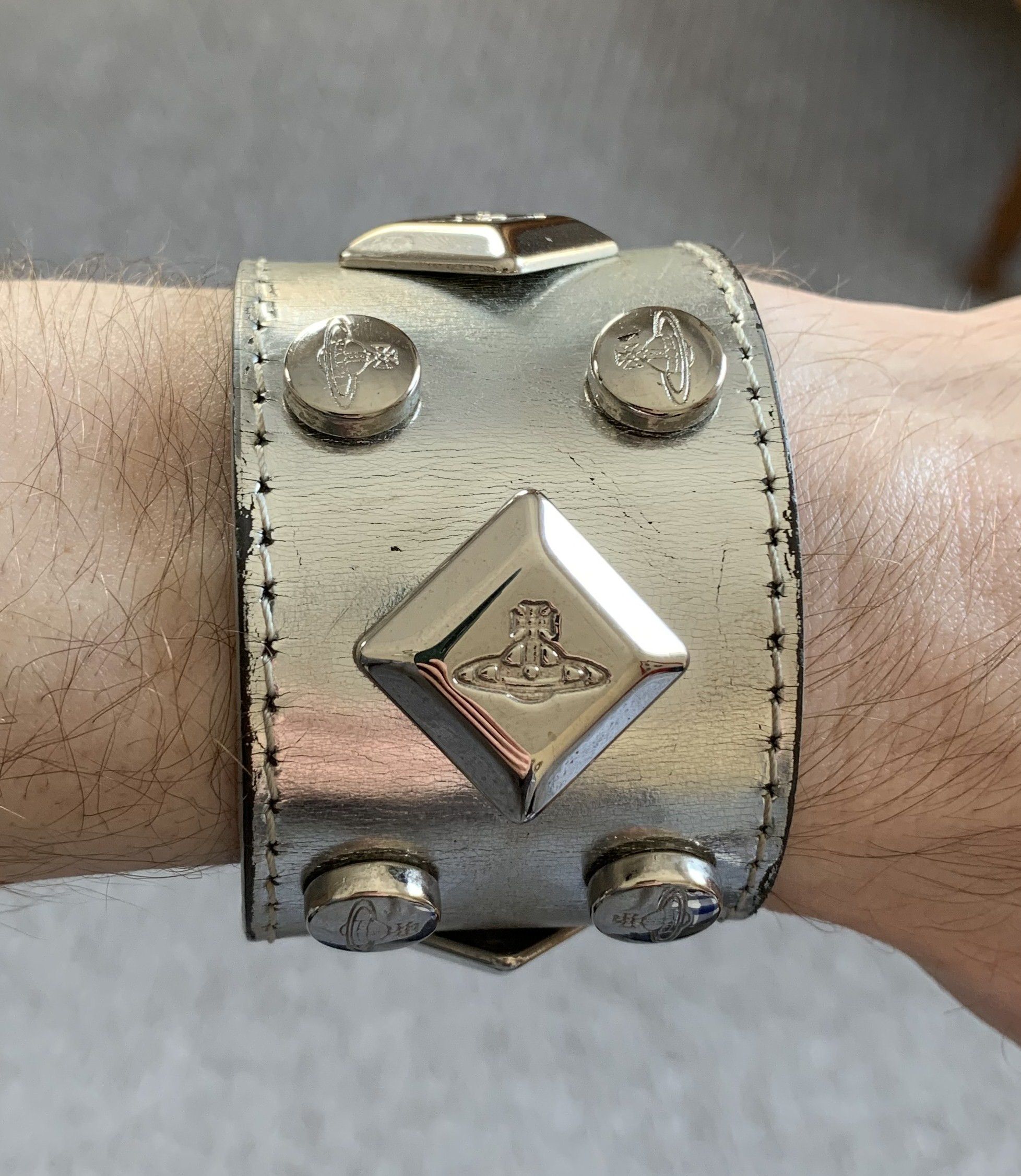 Vivienne Westwood S/S 2003 Vivienne Westwood Studded Leather Orb Bracelet Size ONE SIZE - 5 Thumbnail