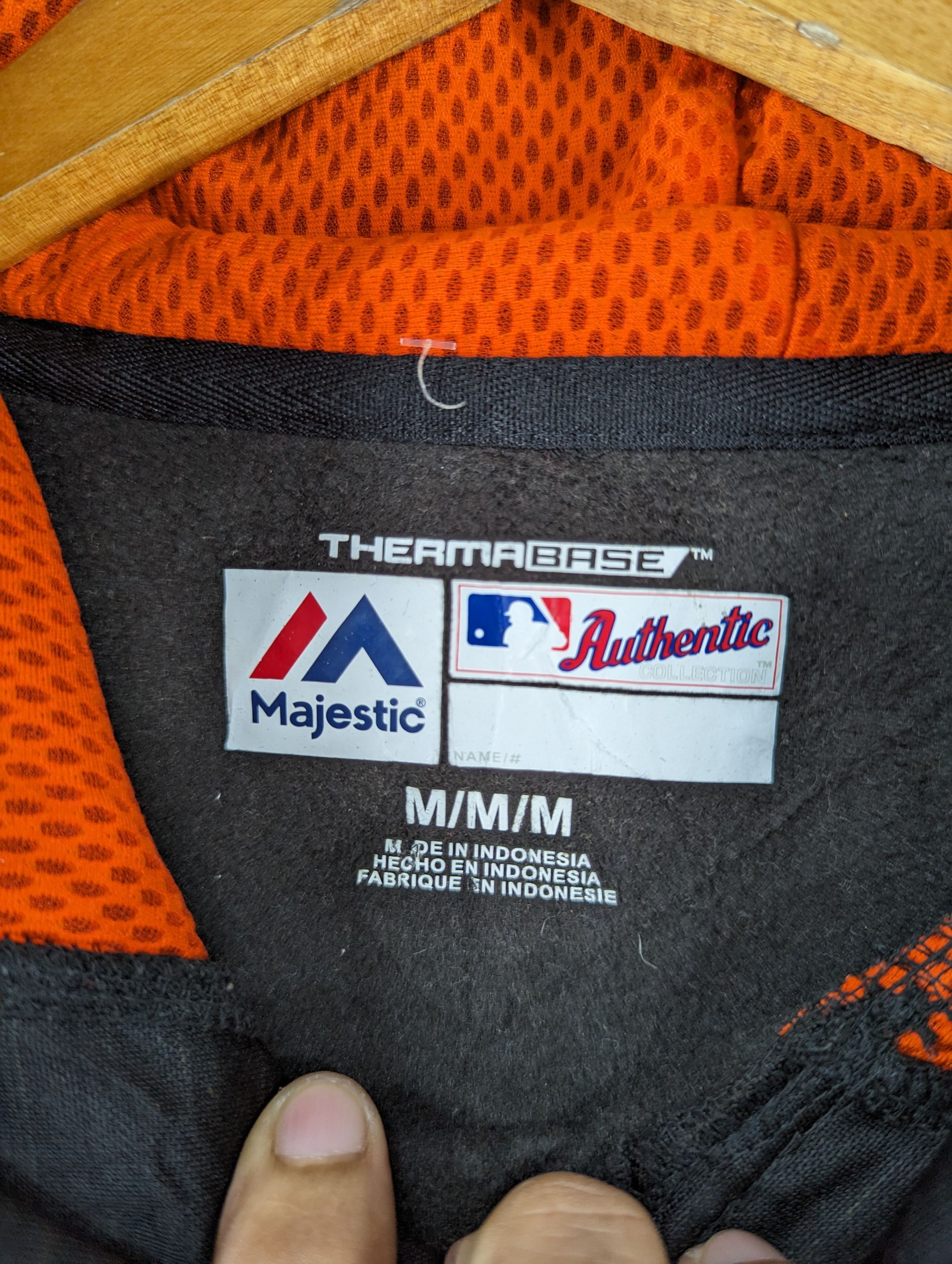 MLB 🔥RARE🔥Baltimore Orioles Majestic Baseball Hoodie Size US M / EU 48-50 / 2 - 7 Thumbnail