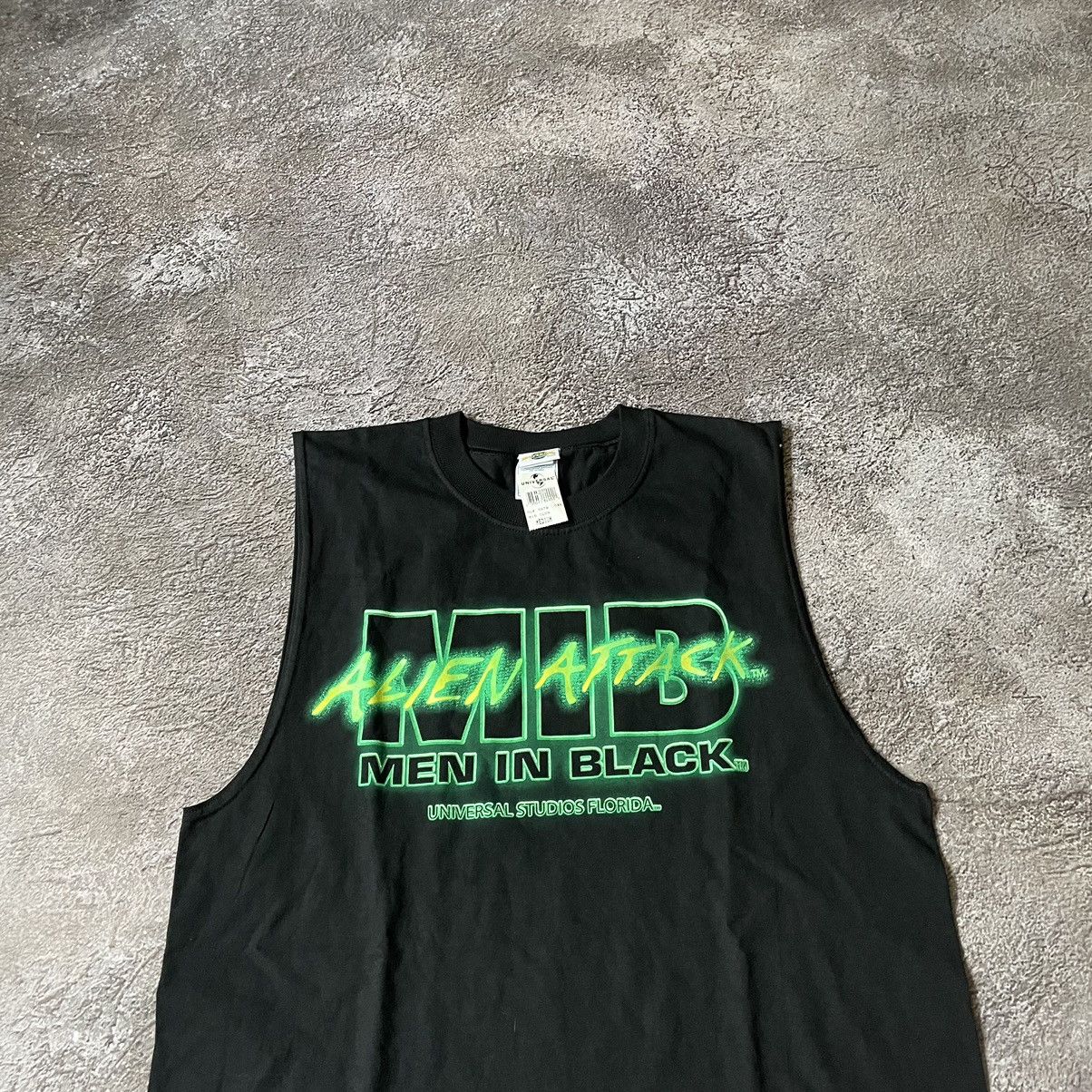 Vintage Vintage Y2K Graphic Tee Alien Attack Streetwear Black Slim M Size US M / EU 48-50 / 2 - 5 Thumbnail