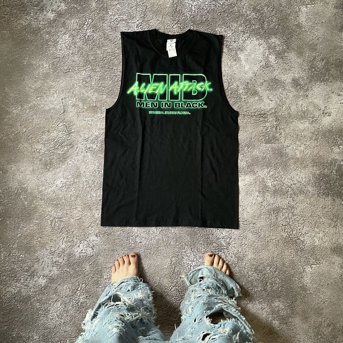 Vintage Vintage Y2K Graphic Tee Alien Attack Streetwear Black Slim M Size US M / EU 48-50 / 2 - 1 Thumbnail
