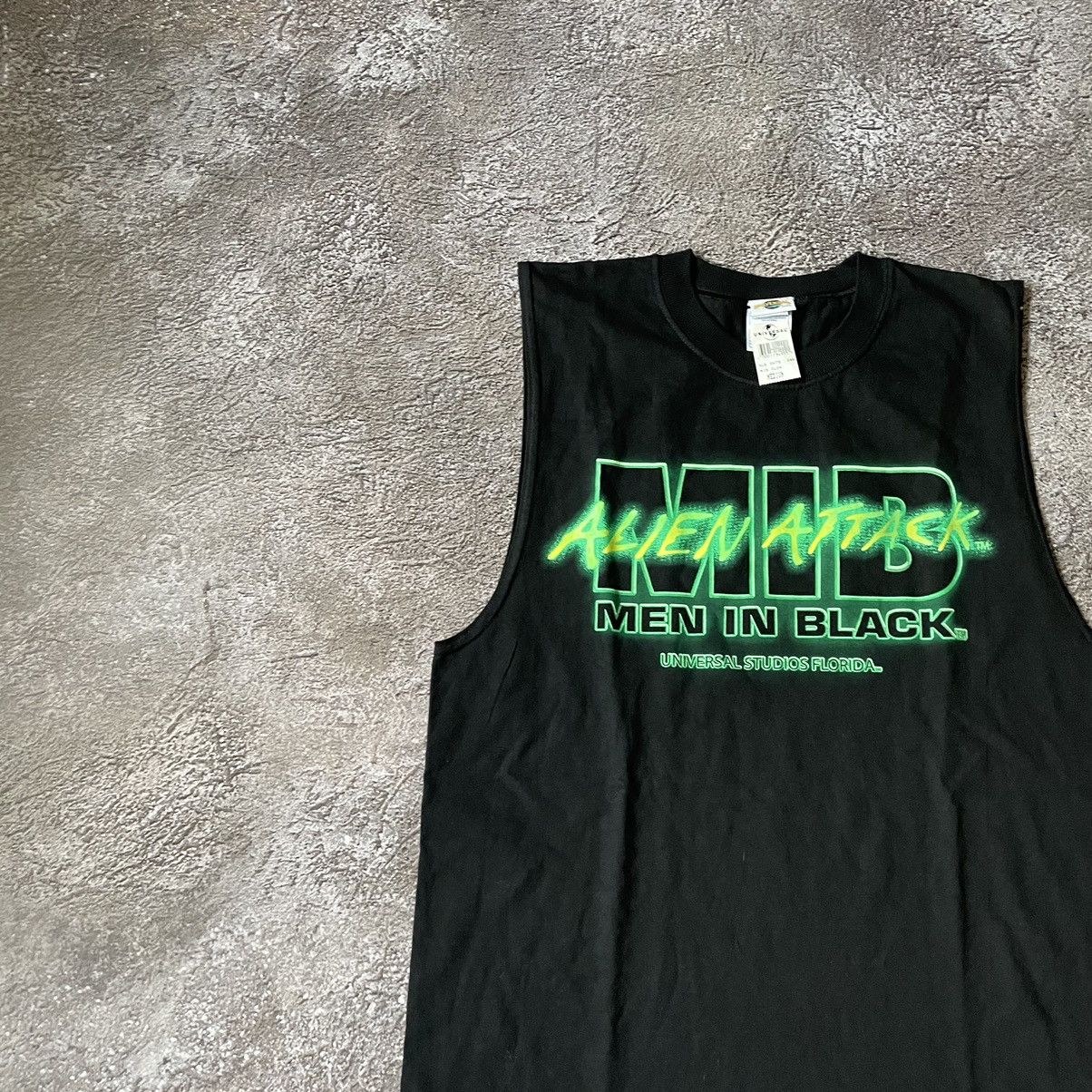Vintage Vintage Y2K Graphic Tee Alien Attack Streetwear Black Slim M Size US M / EU 48-50 / 2 - 4 Thumbnail