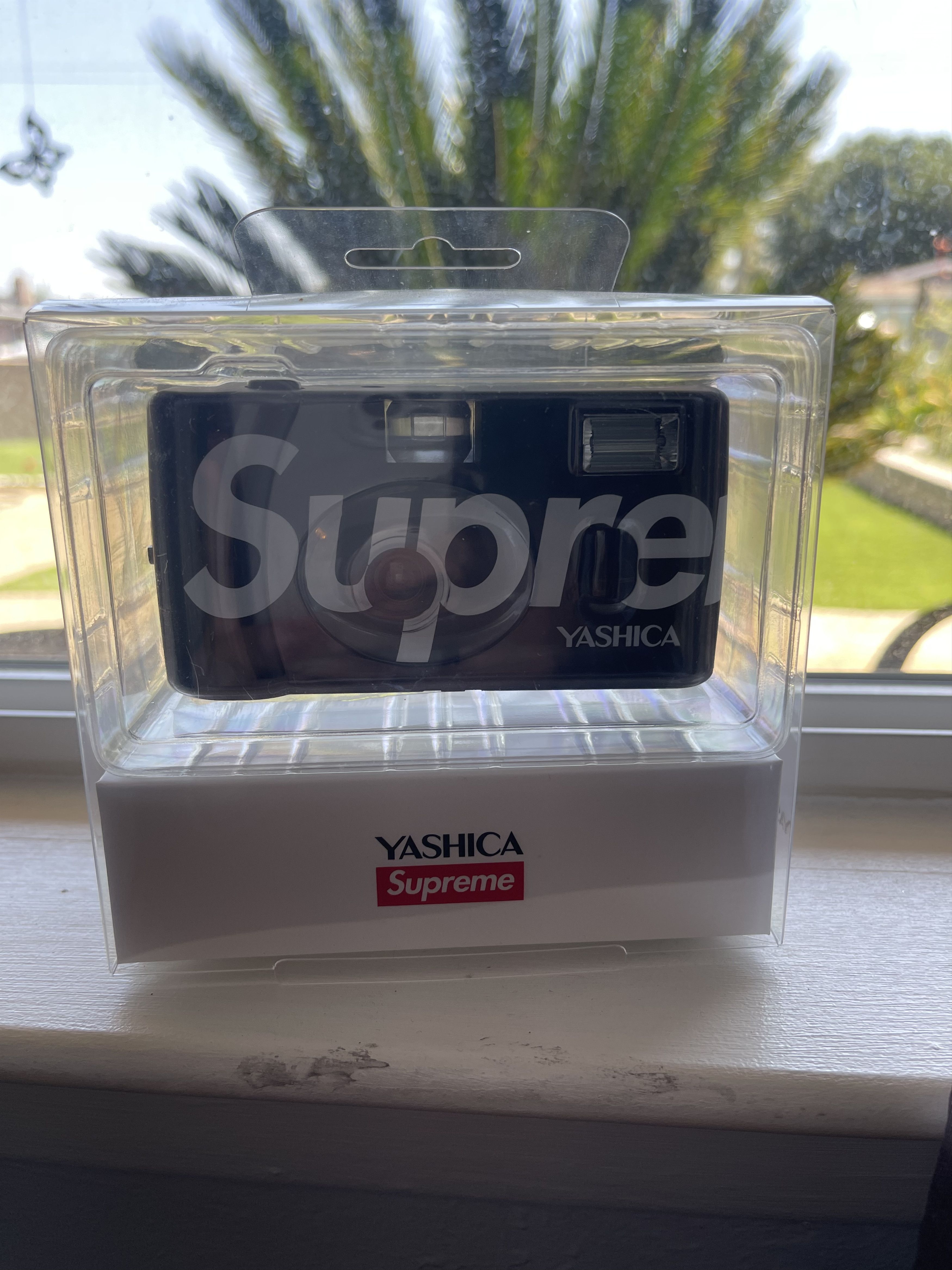 Supreme Supreme Yashica MF-1 Film Camera Black | Grailed
