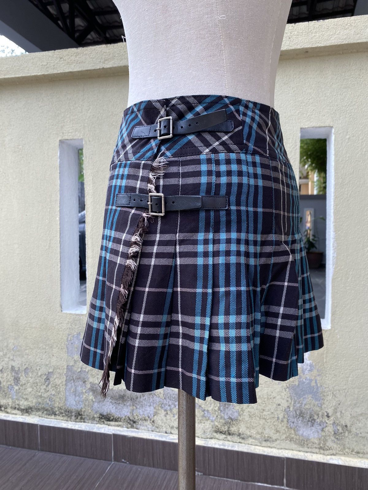 Burberry vintage blue nova check skirt Size 28" / US 6 / IT 42 - 2 Thumbnail