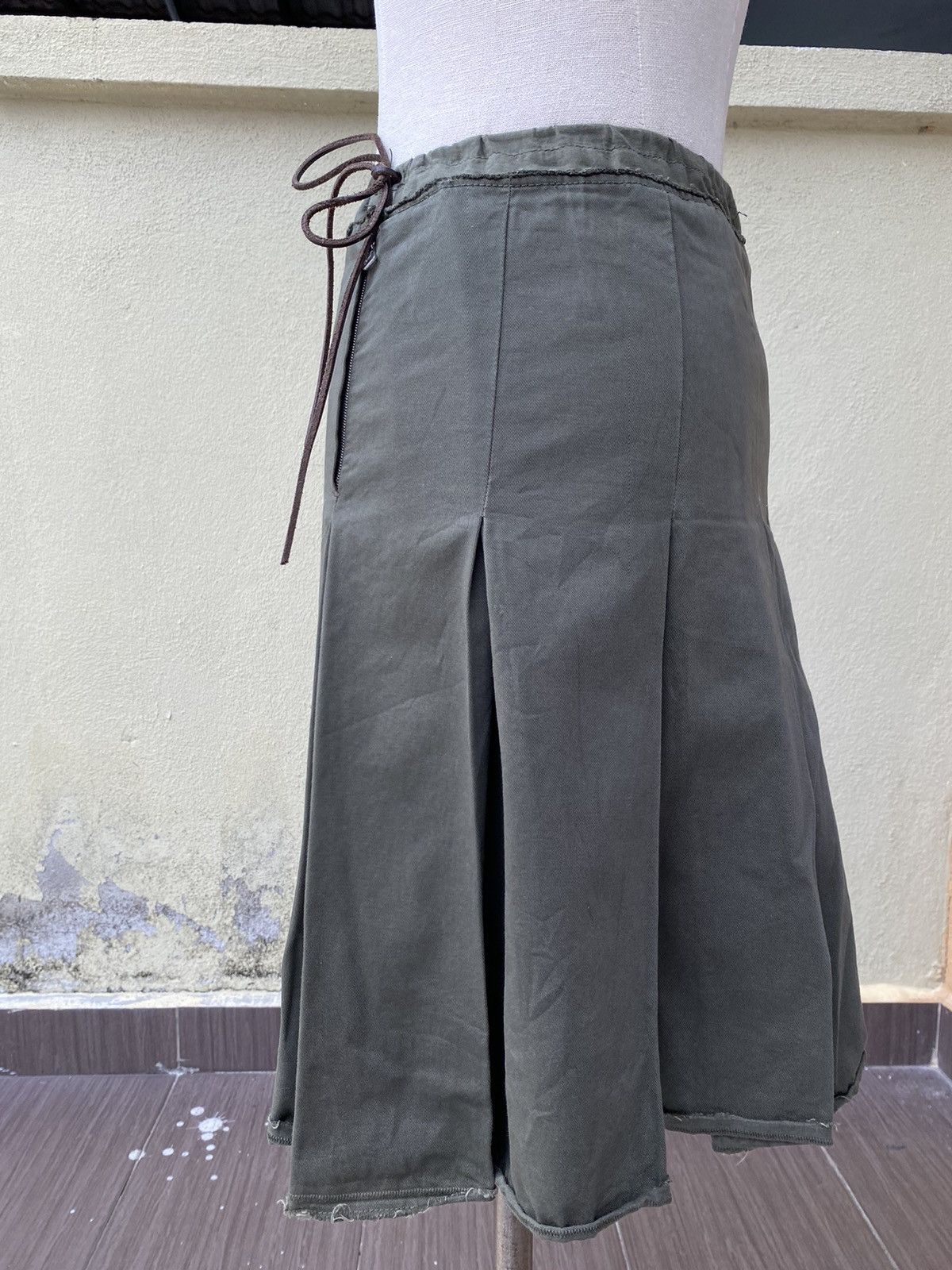 Prada olive green skirt Size 30" / US 8 / IT 44 - 2 Thumbnail
