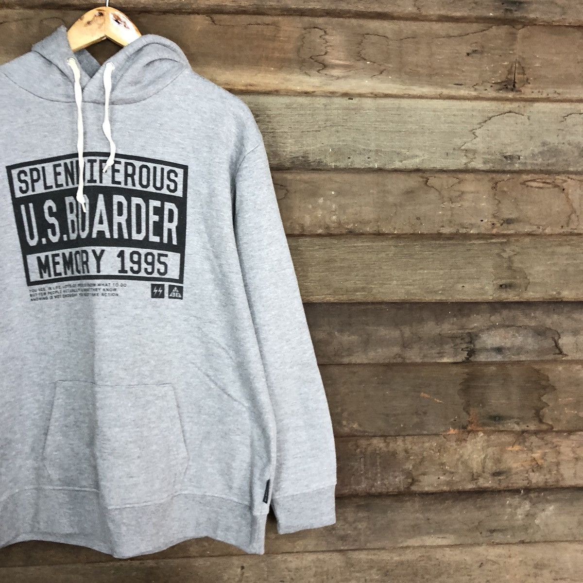 Vintage Us Boarder Grey Hoodies sweatshirt #051B Size US XL / EU 56 / 4 - 5 Thumbnail