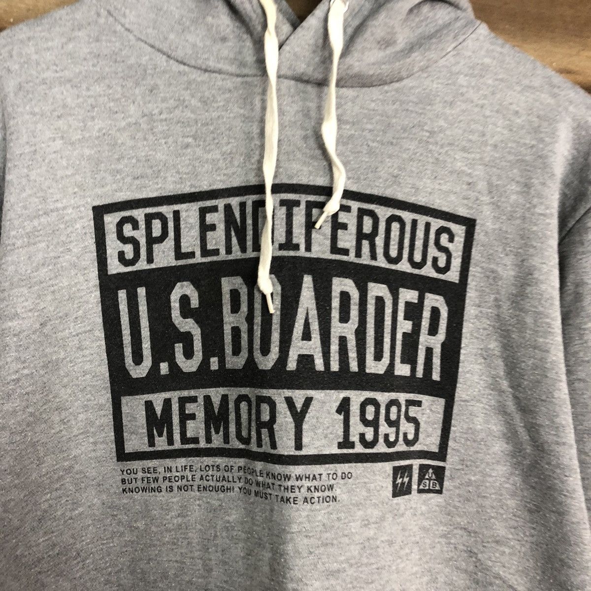Vintage Us Boarder Grey Hoodies sweatshirt #051B Size US XL / EU 56 / 4 - 10 Thumbnail