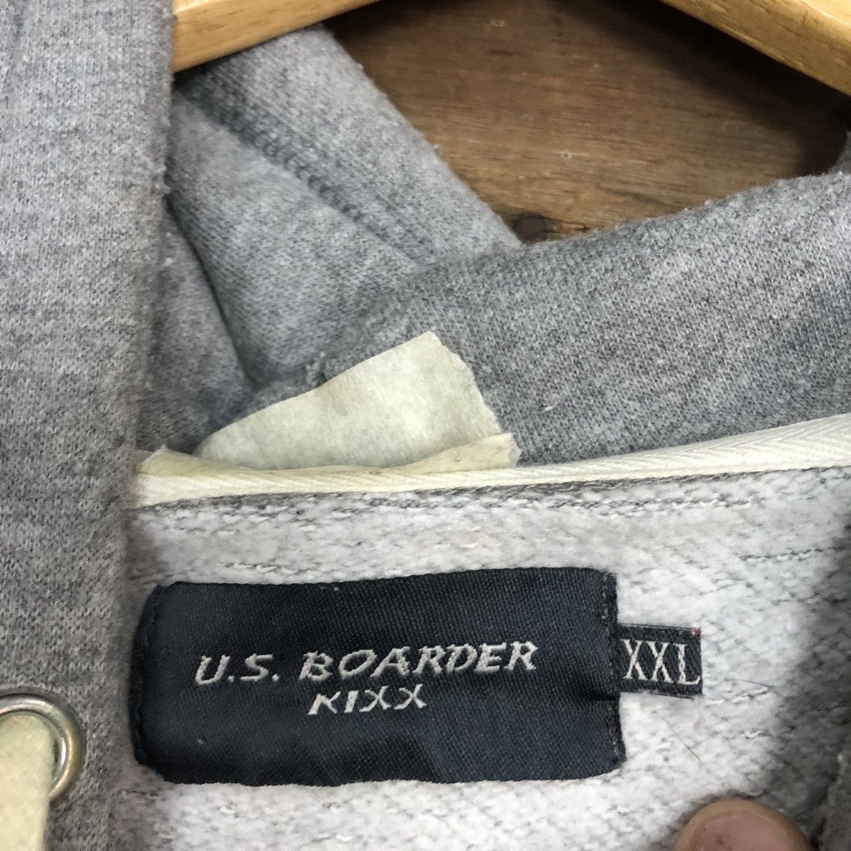 Vintage Us Boarder Grey Hoodies sweatshirt #051B Size US XL / EU 56 / 4 - 11 Thumbnail