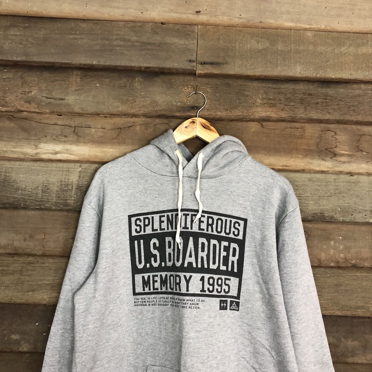 Vintage Us Boarder Grey Hoodies sweatshirt #051B Size US XL / EU 56 / 4 - 9 Thumbnail