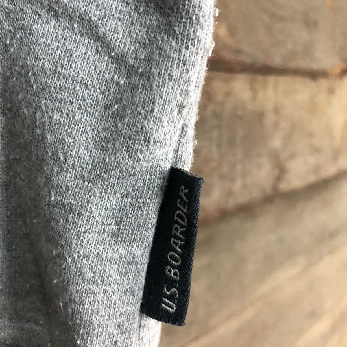 Vintage Us Boarder Grey Hoodies sweatshirt #051B Size US XL / EU 56 / 4 - 12 Thumbnail