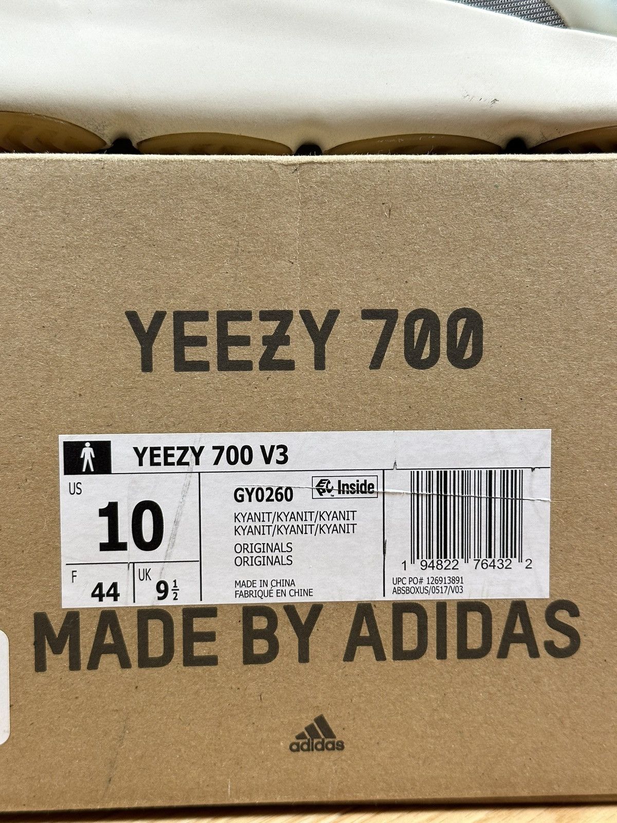 Adidas × Kanye West Adidas Yeezy Boost 700 V3 Kyanite Size US 10 / EU 43 - 8 Thumbnail