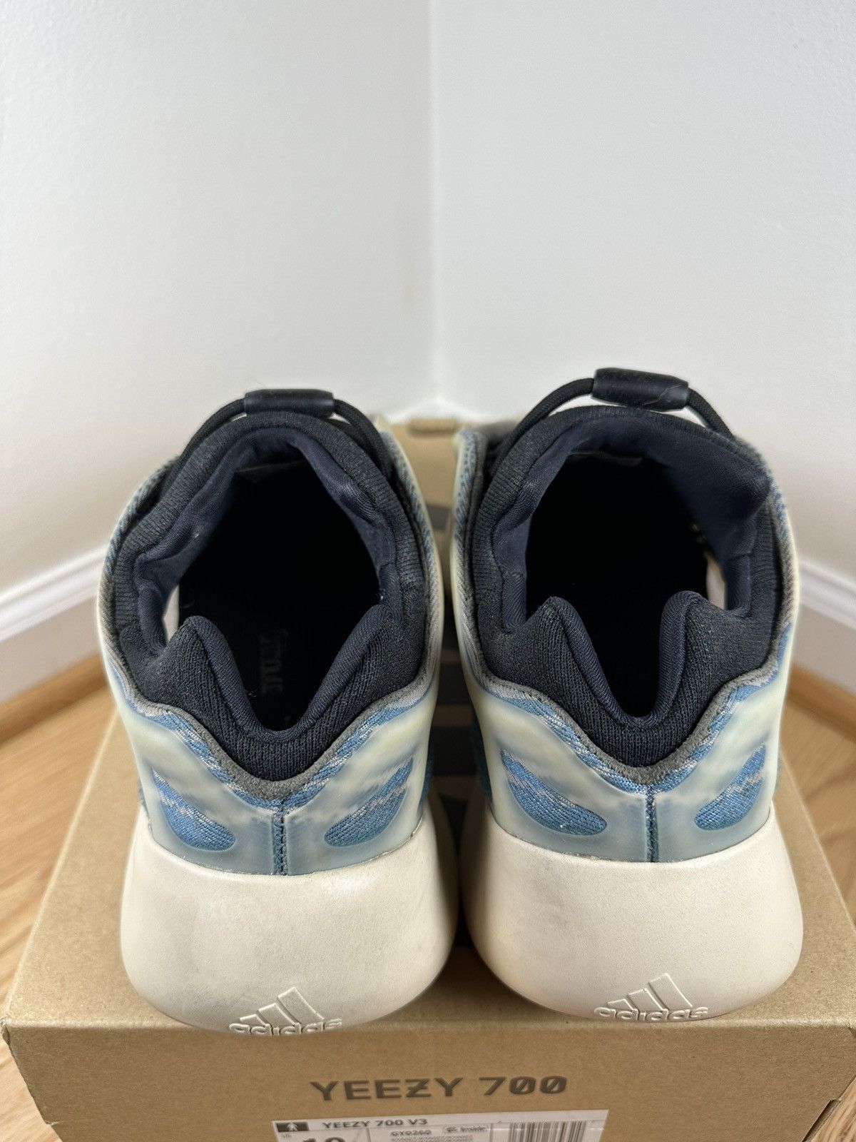 Adidas × Kanye West Adidas Yeezy Boost 700 V3 Kyanite Size US 10 / EU 43 - 3 Thumbnail
