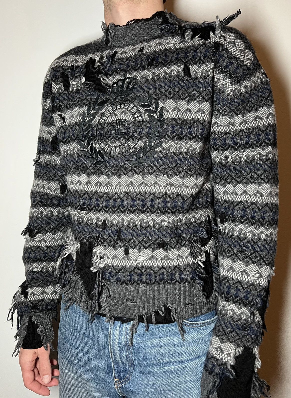 Balenciaga $1.5K Value Balenciaga Grey Destroyed Fair Isle Sweater Size US M / EU 48-50 / 2 - 7 Thumbnail