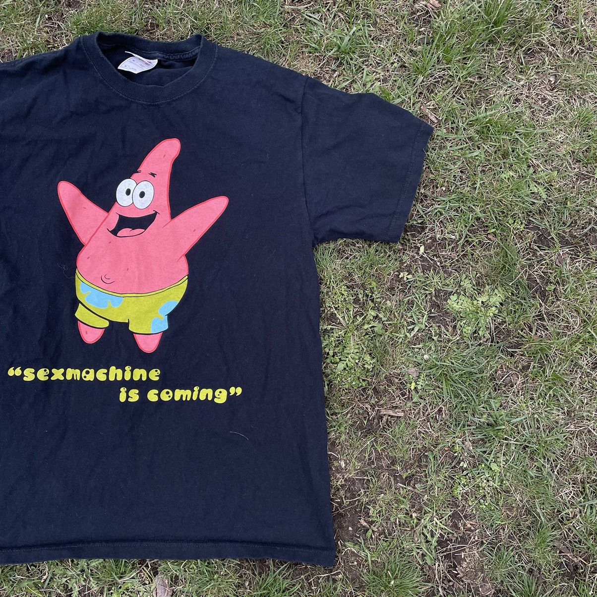 Vintage Vintage Y2K Patrick Graphic Tee Sun Faded Streetwear Slim M Size US M / EU 48-50 / 2 - 3 Thumbnail