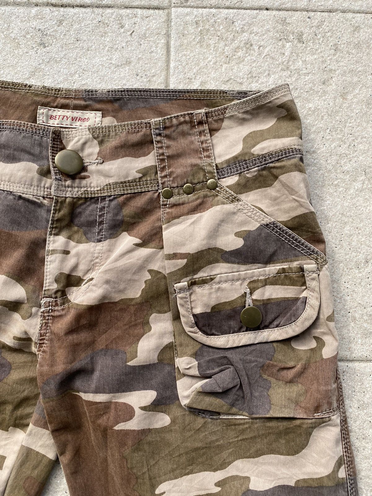 Japanese Brand 90s “betty virgo” multipocket bondage flare pant wide legs Size US 31 - 4 Thumbnail