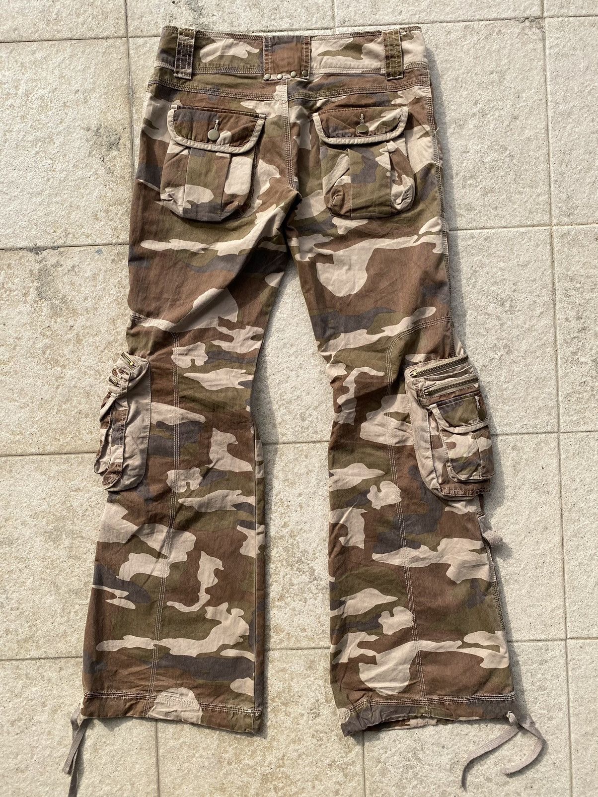 Japanese Brand 90s “betty virgo” multipocket bondage flare pant wide legs Size US 31 - 13 Thumbnail