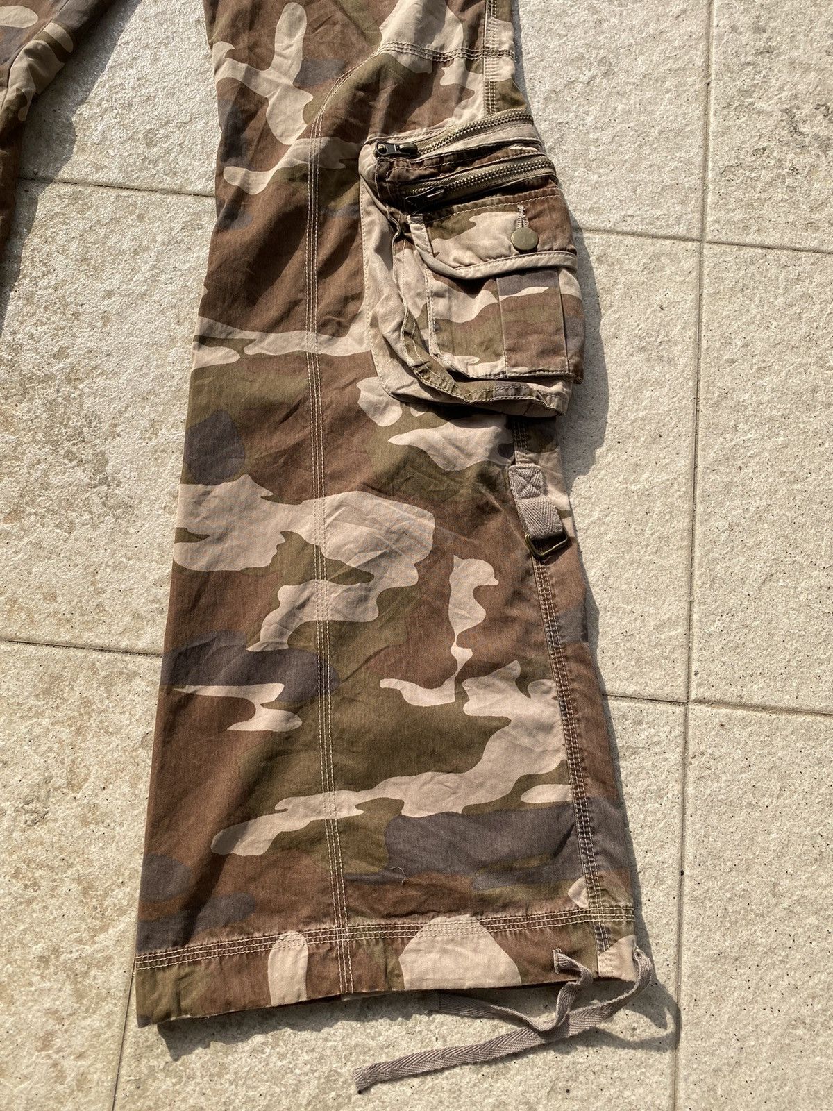 Japanese Brand 90s “betty virgo” multipocket bondage flare pant wide legs Size US 31 - 8 Thumbnail