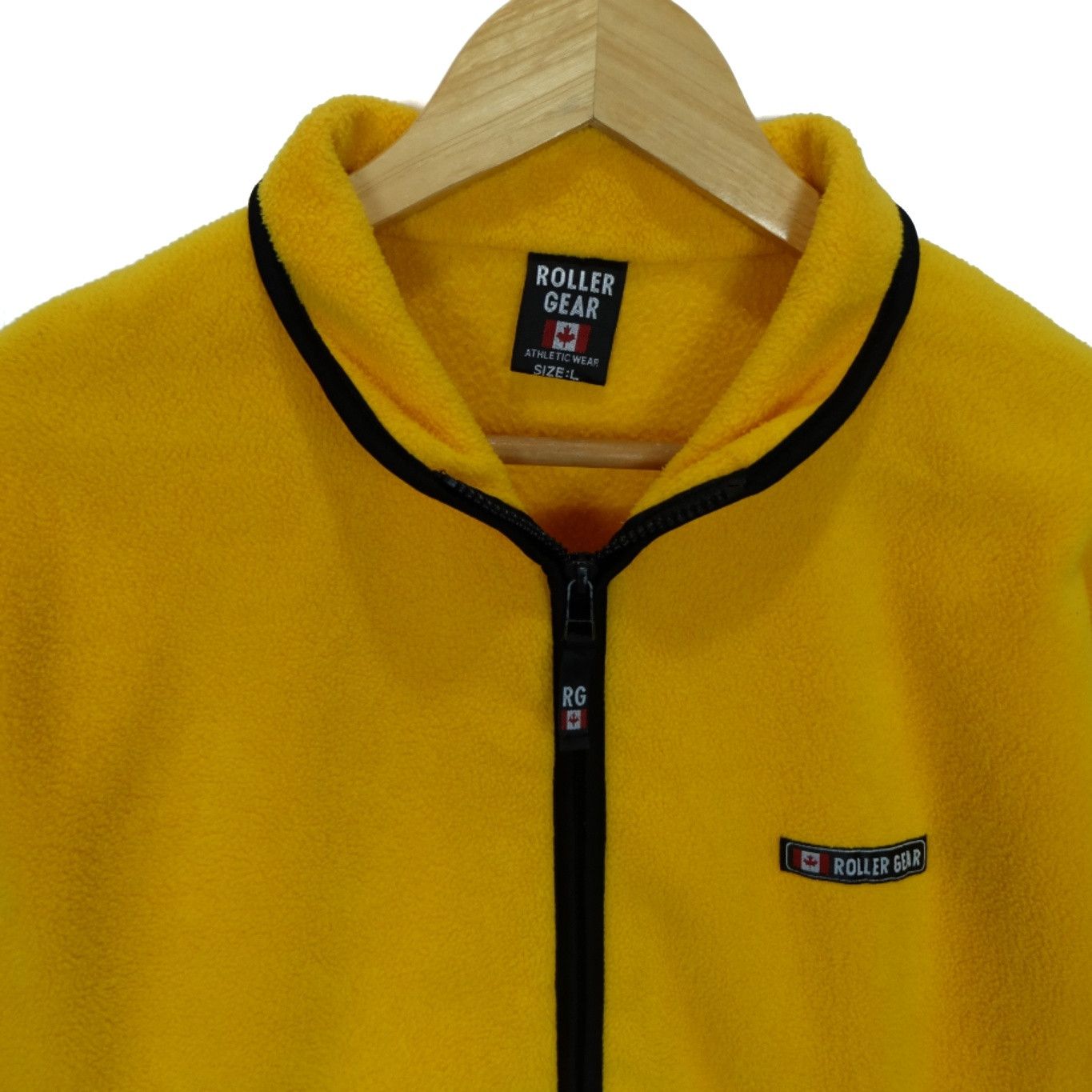 Pokemon ROLLER GEAR Canada Flag Yellow Fleece Jacket Size US L / EU 52-54 / 3 - 3 Thumbnail