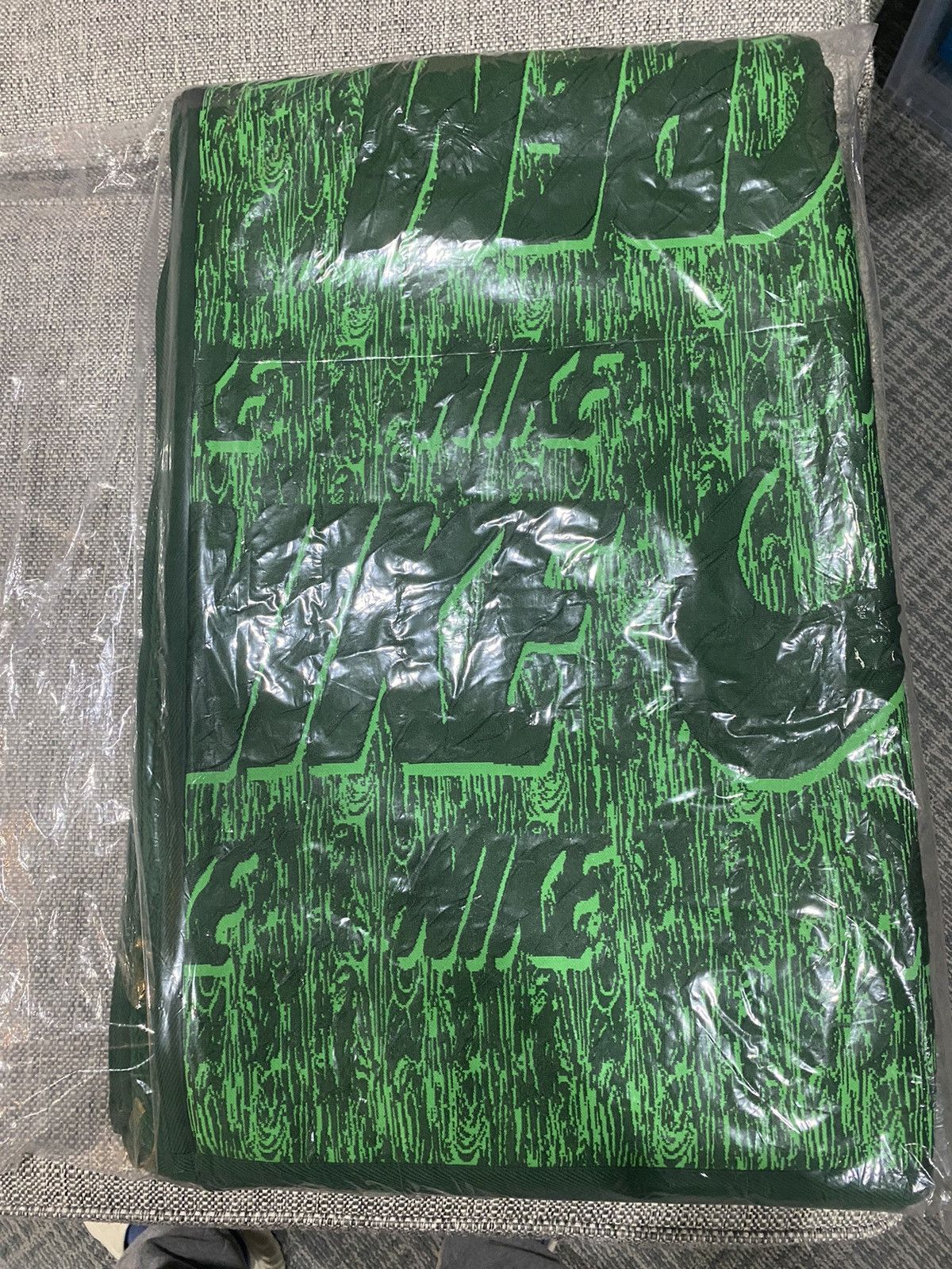 Pre-owned Cactus Plant Flea Market X Nike Cactus Plant Flea Market Blanket In Green