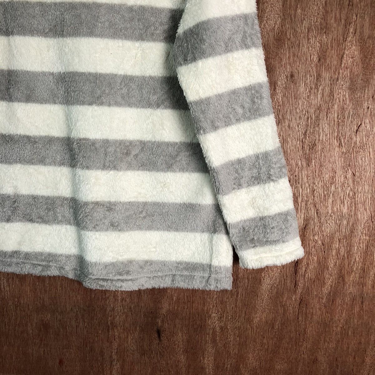 Disney Uniqlo X Pooh Stripe fleece Shaggy Fur Mohair Knitwear#6530 Size US M / EU 48-50 / 2 - 11 Thumbnail