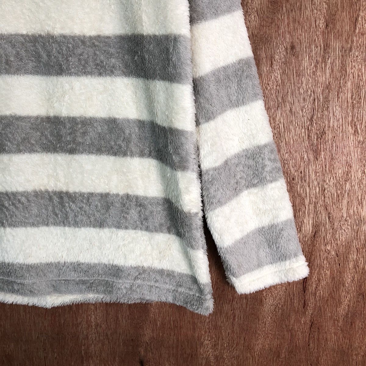 Disney Uniqlo X Pooh Stripe fleece Shaggy Fur Mohair Knitwear#6530 Size US M / EU 48-50 / 2 - 5 Thumbnail