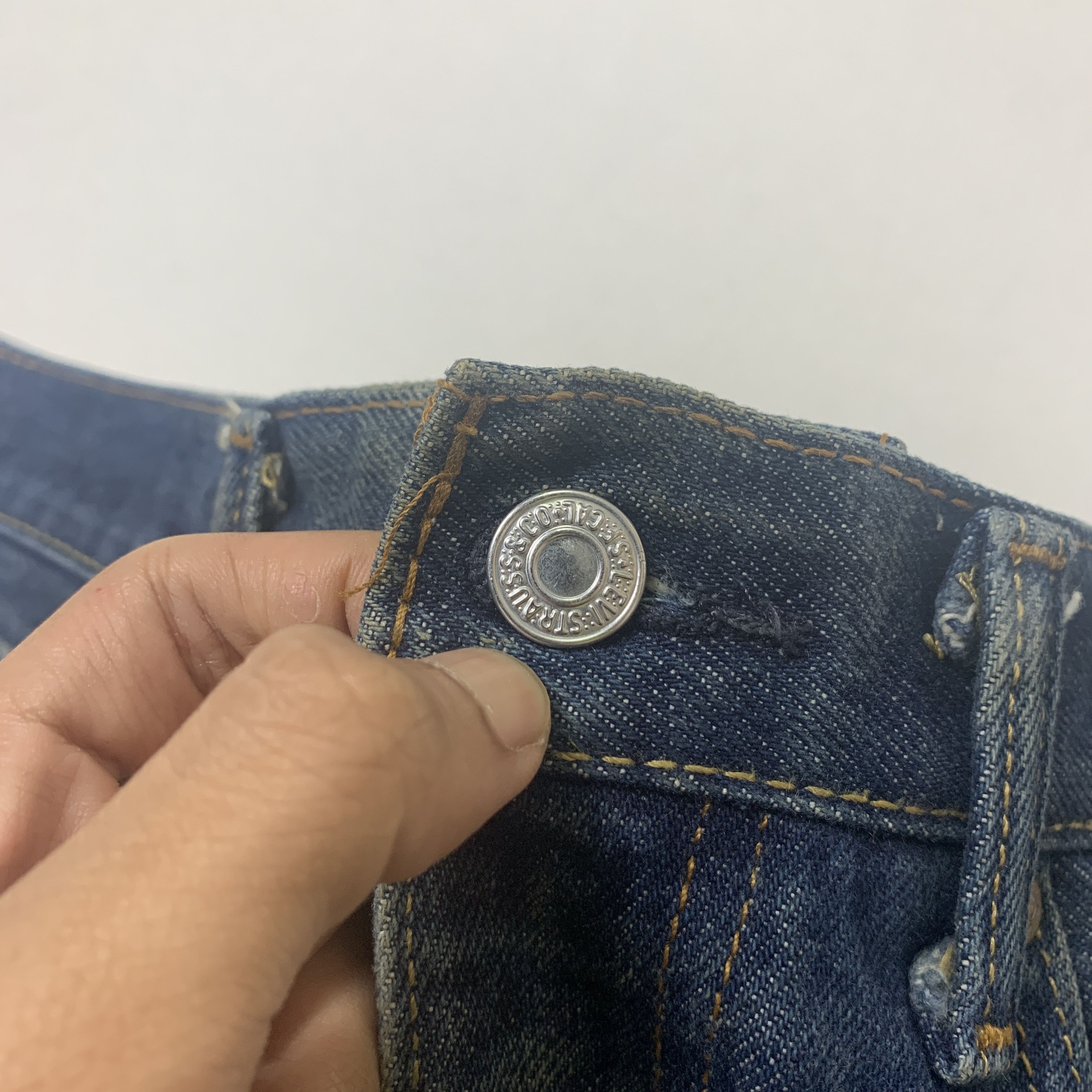 Levi's Vintage LEVI'S 505 Distressed Faded Jeans P0025 Size US 36 / EU 52 - 9 Thumbnail