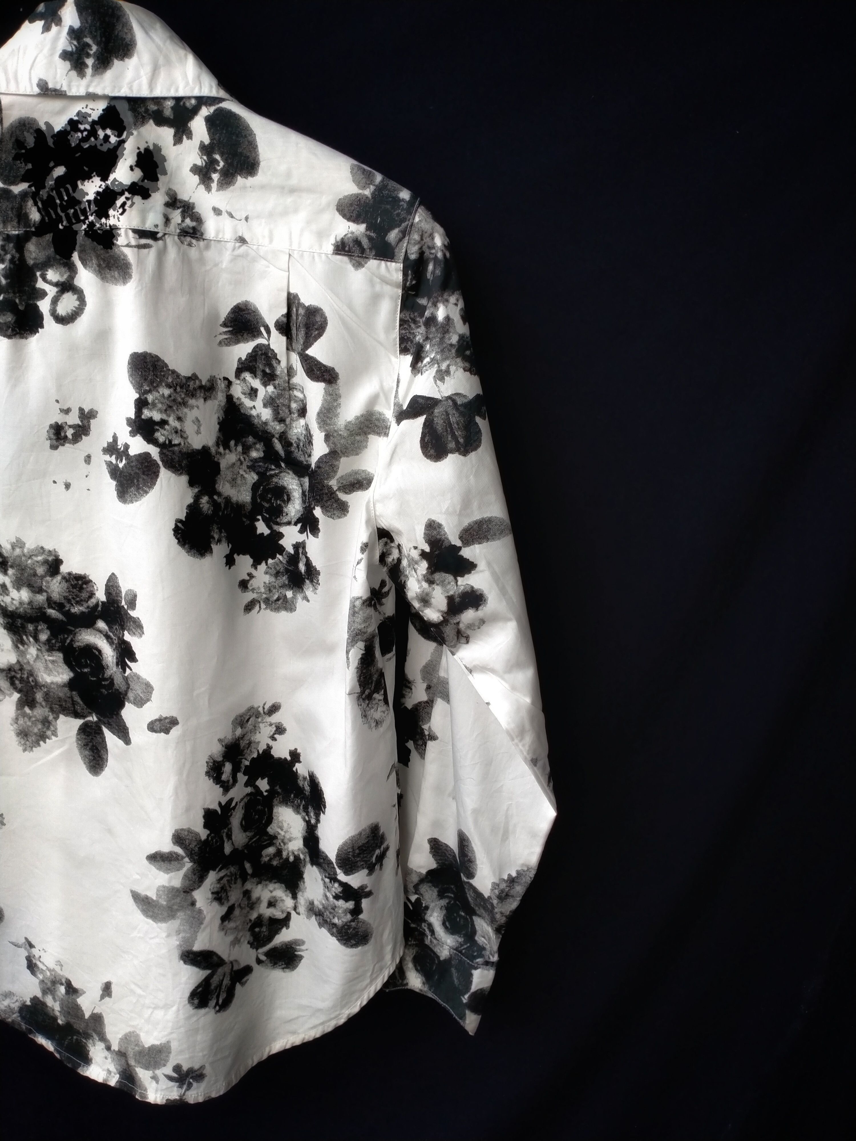 In The Attic In the attic floral shirts Size US M / EU 48-50 / 2 - 4 Thumbnail