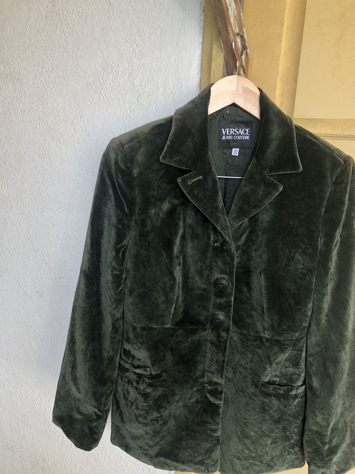 Versace Nice❗️Versace Jeans Couture Velvet Blazer Jacket Size M / US 6-8 / IT 42-44 - 4 Thumbnail