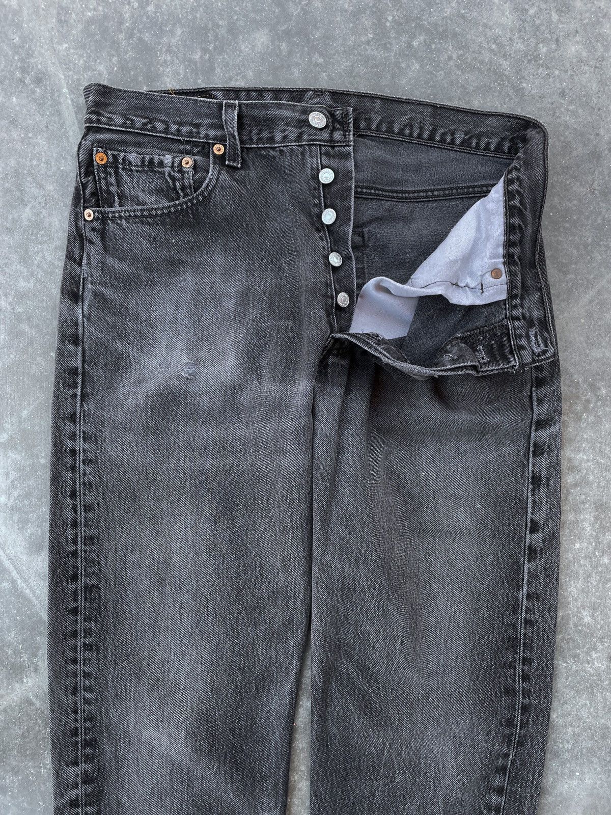 Levi's × Vintage Vintage 90's Levi's 501 Faded Black Denim Jeans Size US 32 / EU 48 - 2 Thumbnail