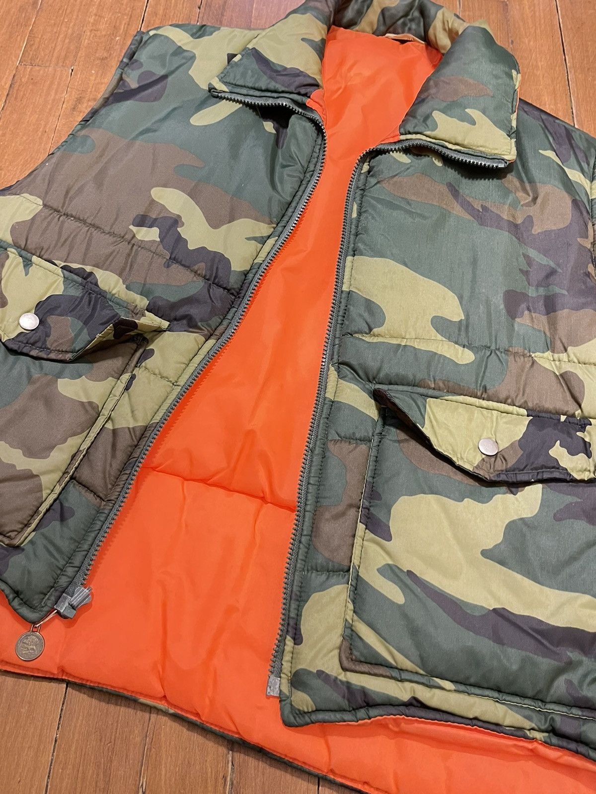Hunter Vintage 80s Camo Korean Puffer Hunting Vest Reversible Size US XL / EU 56 / 4 - 1 Thumbnail