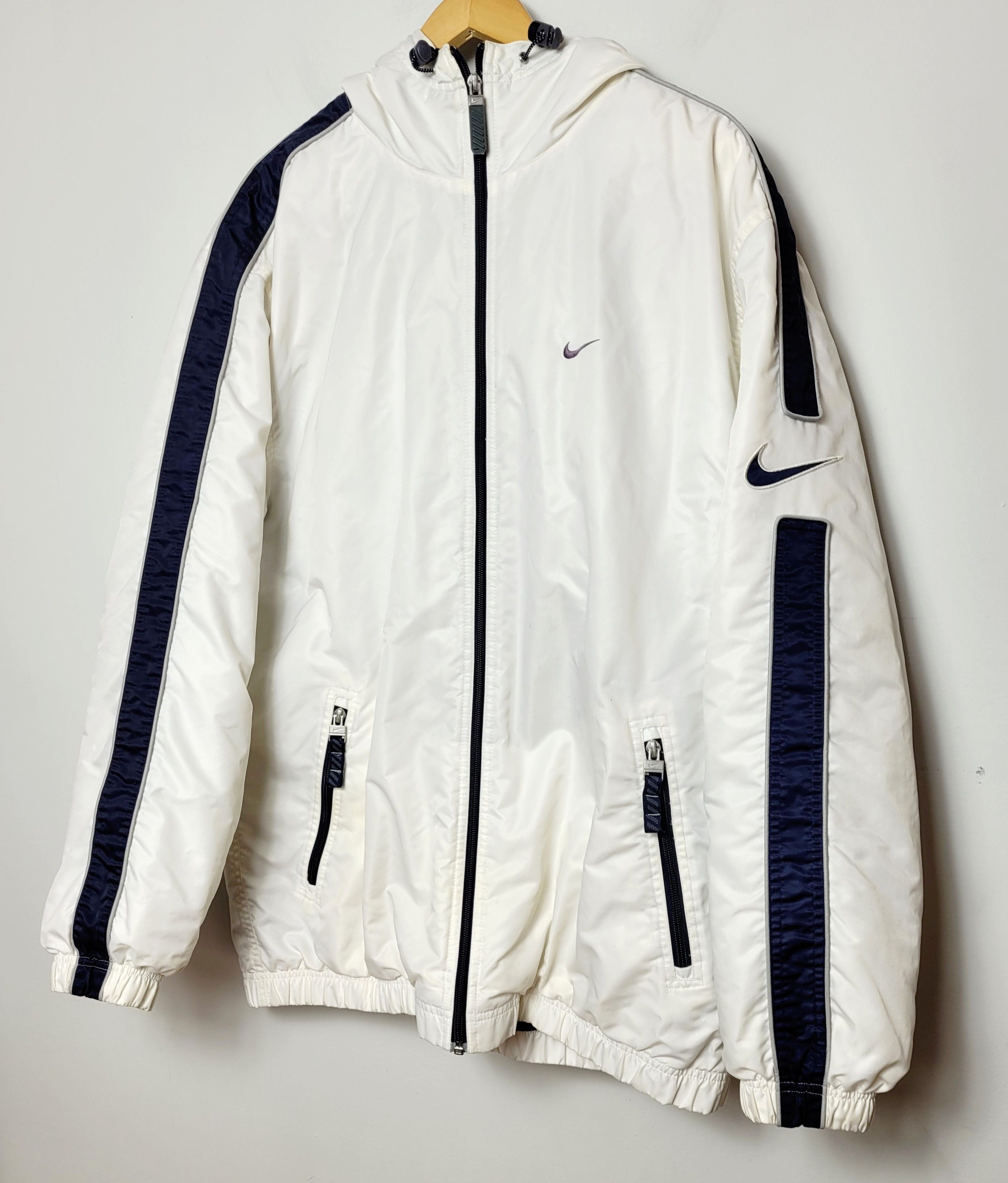 Nike Nike vintage y2k silver tag 2000 big swoosh jacket Size US L / EU 52-54 / 3 - 3 Thumbnail