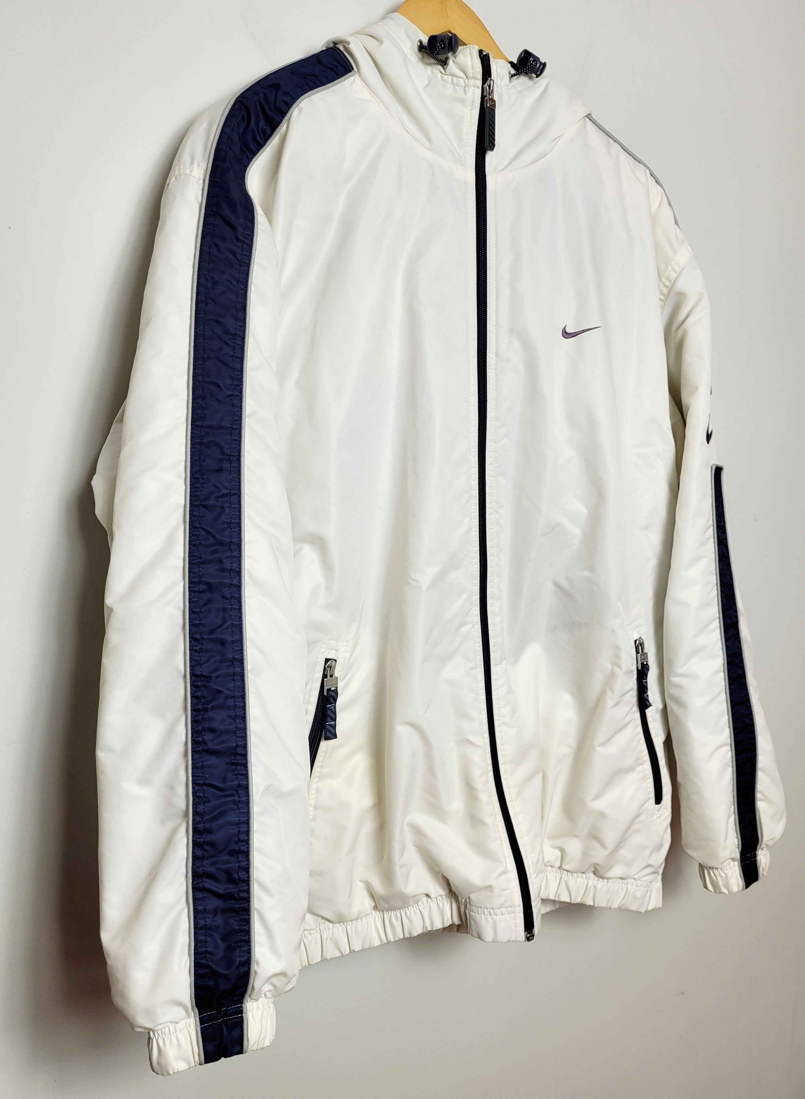 Nike Nike vintage y2k silver tag 2000 big swoosh jacket Size US L / EU 52-54 / 3 - 4 Thumbnail