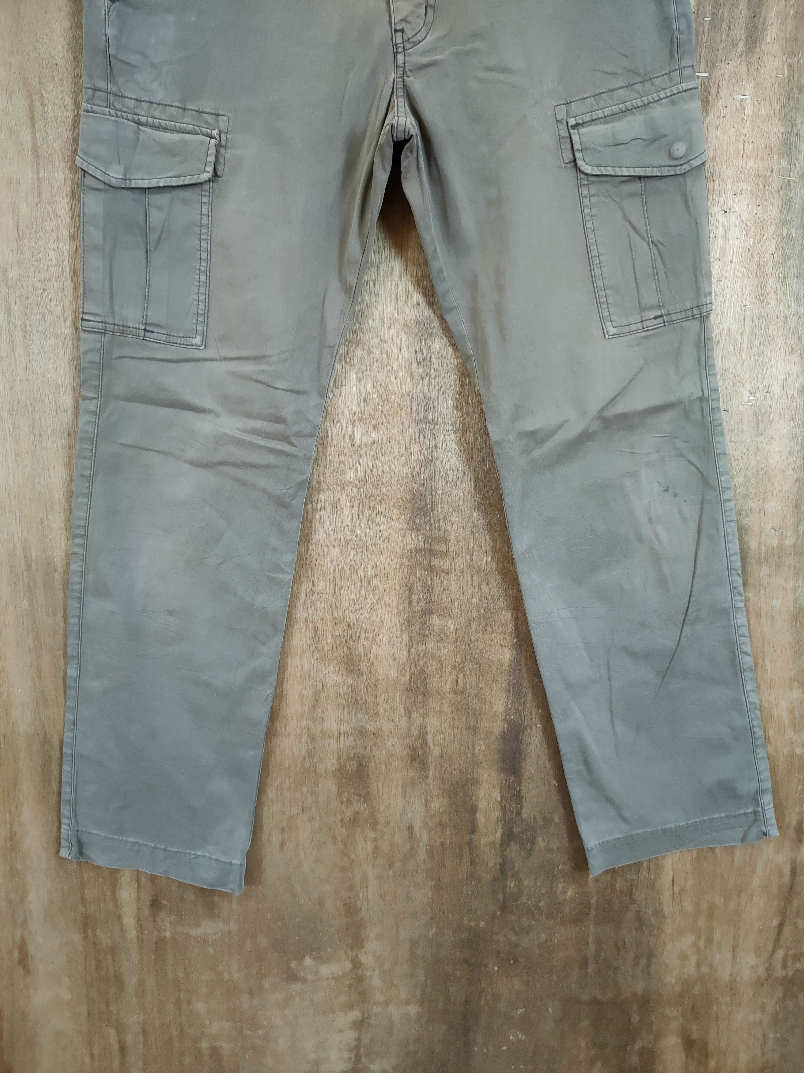 Japanese Brand × Uniqlo Uniqlo multipocket tactical cargo pants #46-699 Size US 30 / EU 46 - 2 Thumbnail