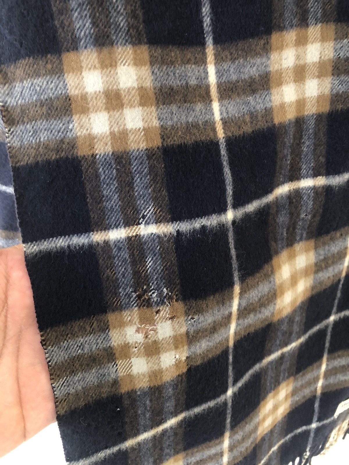 Burberry × Vintage Vintage Burberry’s Pure Cashmere Muffler Size ONE SIZE - 4 Thumbnail