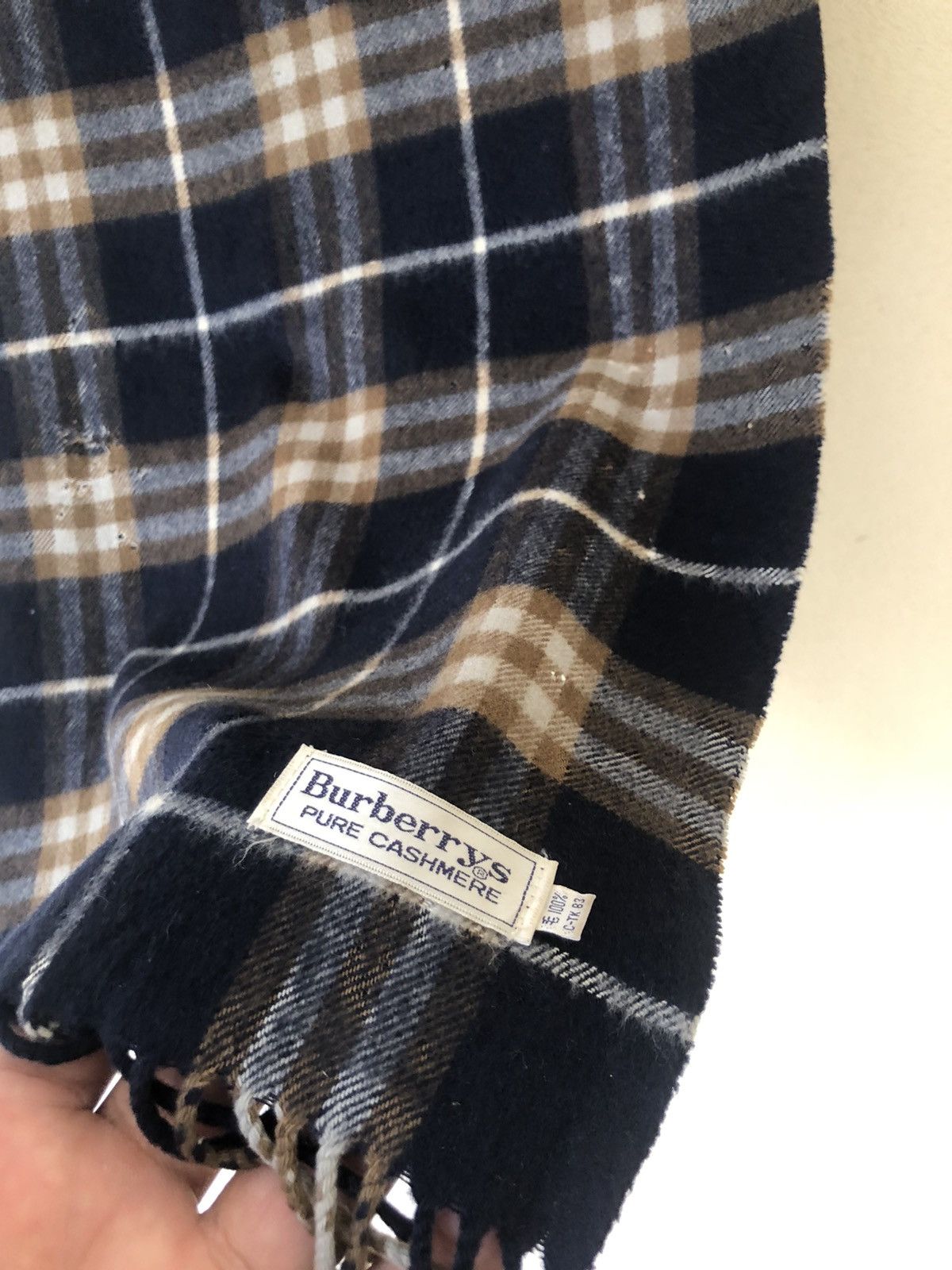 Burberry × Vintage Vintage Burberry’s Pure Cashmere Muffler Size ONE SIZE - 1 Thumbnail