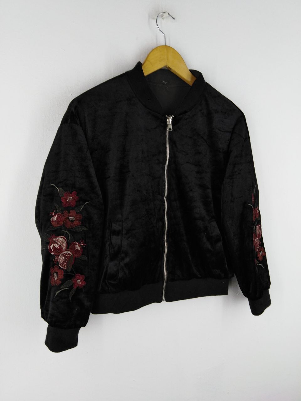 Japanese Brand FLORAL EMBOIDERY VELVET JACKET Size US M / EU 48-50 / 2 - 3 Thumbnail