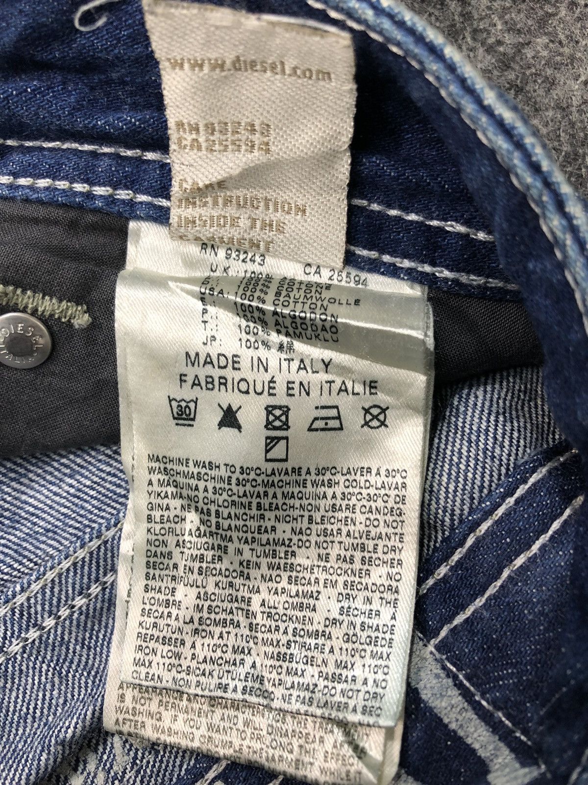 Diesel Vintage Diesel Larkee T DNA Dirty New Age Made in Italy Size US 30 / EU 46 - 8 Thumbnail