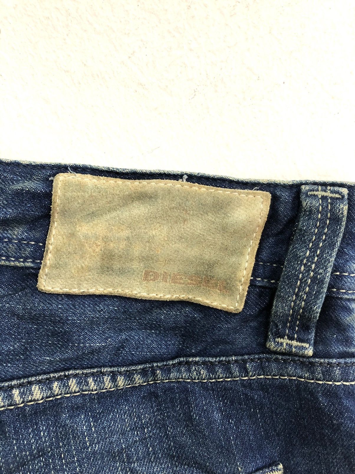 Diesel Vintage Diesel Larkee T DNA Dirty New Age Made in Italy Size US 30 / EU 46 - 4 Thumbnail