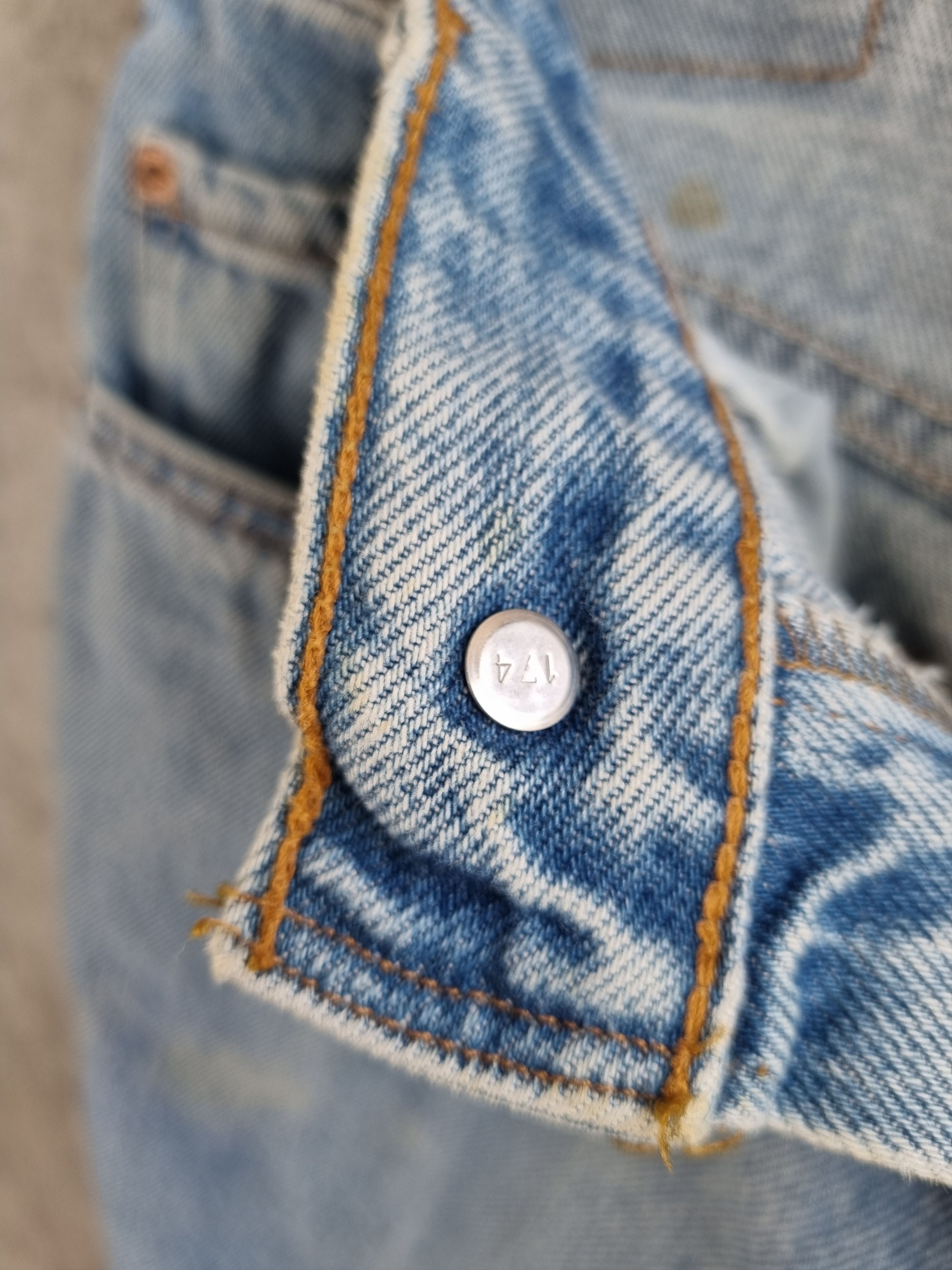 Levi's × Levi's Vintage Clothing Levis 550 faded light blue relaxed fit vintage jeans Size US 32 / EU 48 - 7 Thumbnail
