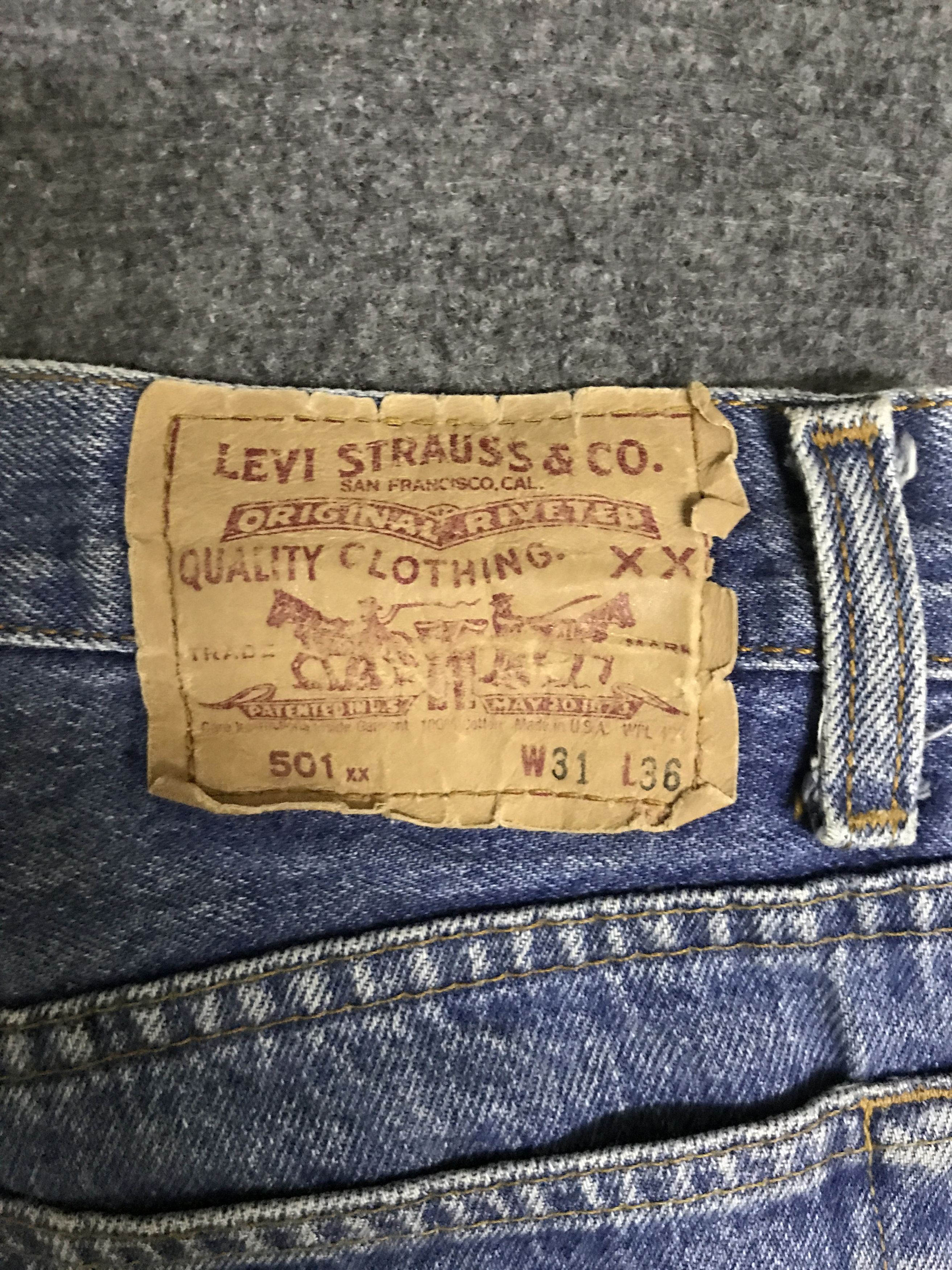 Levi's VLEV133-Vtg Levis 501xx Medium Wash Jeans Size US 29 - 17 Thumbnail