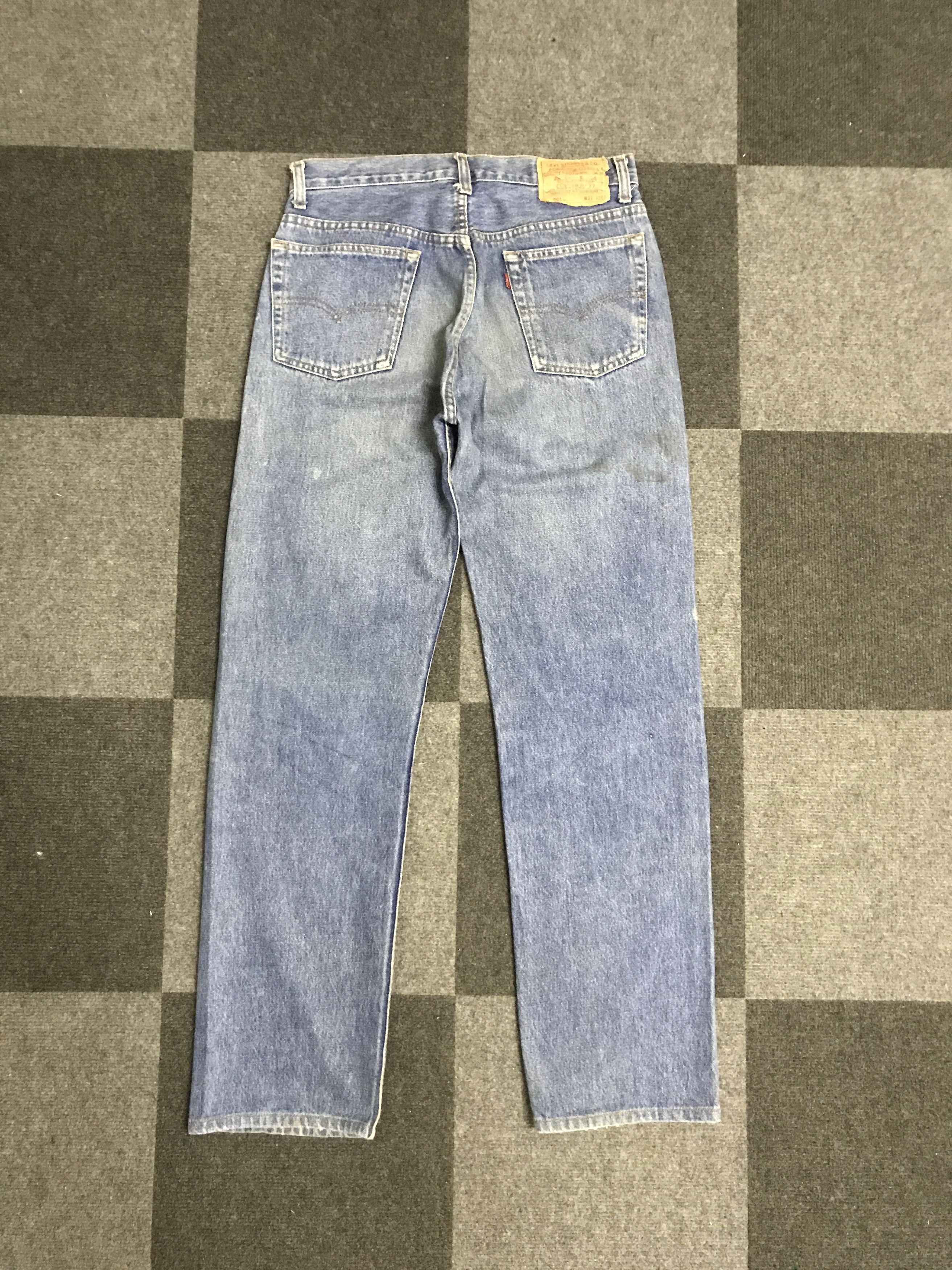 Levi's VLEV133-Vtg Levis 501xx Medium Wash Jeans Size US 29 - 11 Thumbnail
